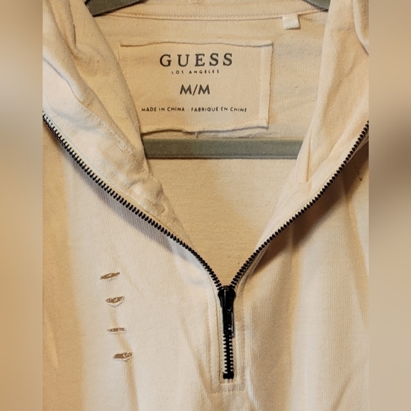 Guess Short Sleeve Quarter Zip Shirt with factory slots. Men's Size-Medium - Picture 2 of 6